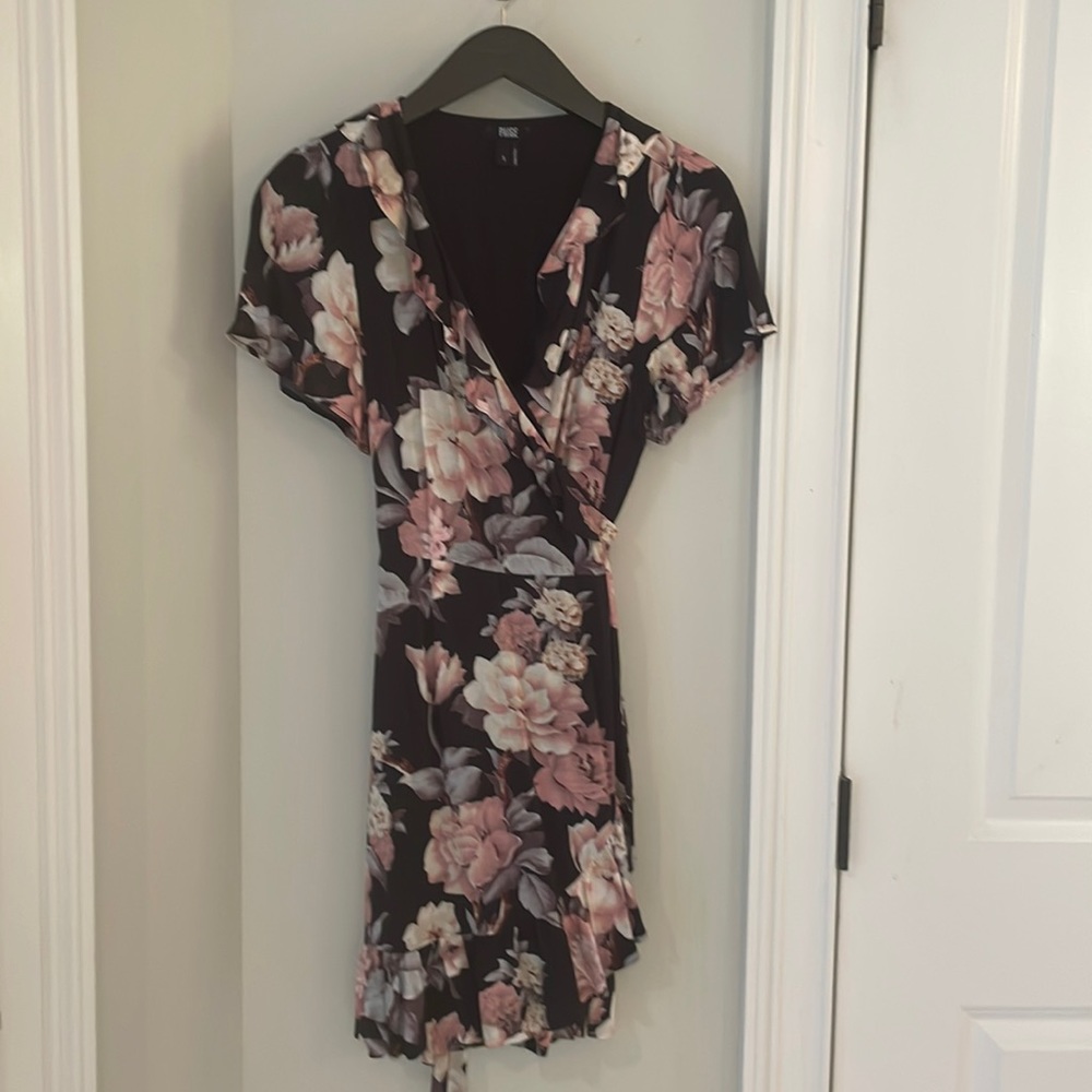 Paige floral wrap dress — size small